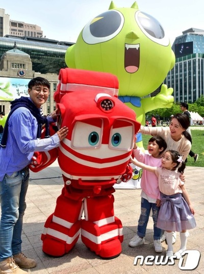 K-コンテンツ人気、でも追いつかないK-グッズ (下)