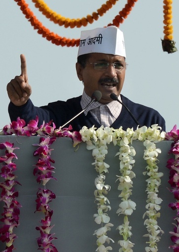 インド反汚職新党のケジリワル氏、デリー首都圏首相に就任