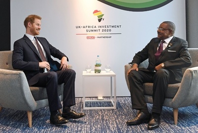 ヘンリー王子、カナダへ向け離英 アフリカ諸国指導者らと会談後