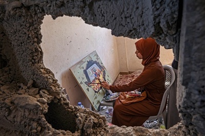 爆撃で死亡したアーティストの自宅で追悼企画展 ガザ地区