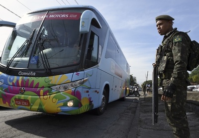 バスの故障に見舞われたメキシコ代表、タクシーで練習場へ