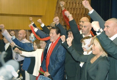 猪木氏、北朝鮮で「1、2、3、ダー！」