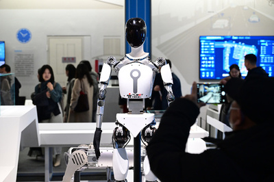 世界初のヒューマノイドロボットによるハーフマラソン、4月に北京で開催