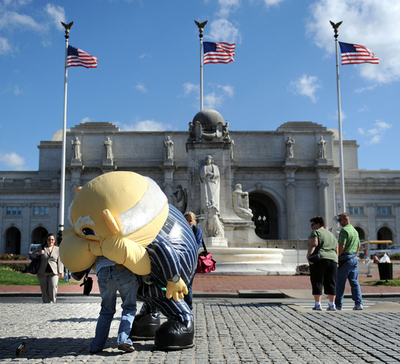 「消費者」を頭からぱくり！米金融機関を痛烈批判