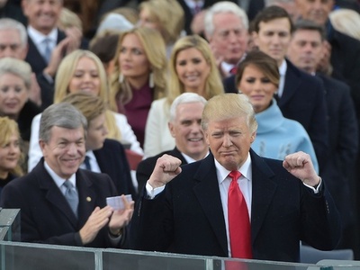 トランプ米大統領、「疑問の余地ない」軍事的優位目指す