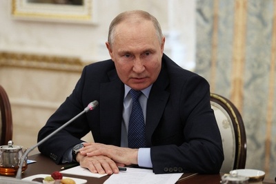 ロシア軍、高精度弾薬や無人機が不足 プーチン氏