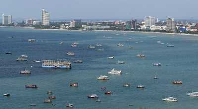 1歳の息子をベビーカーに乗せ海に沈めて殺害、父親を逮捕 タイ