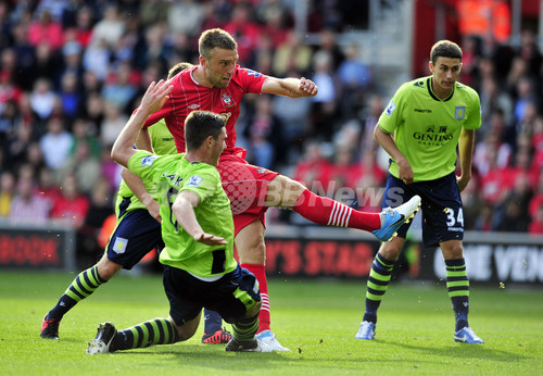 サウサンプトン逆転勝利で初白星 吉田が初先発 写真7枚 ファッション ニュースならmode Press Powered By Afpbb News