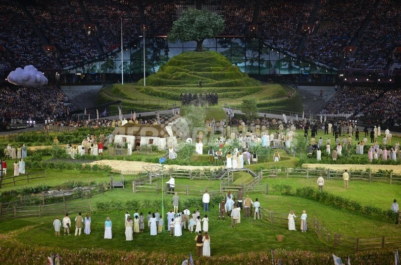 大きな鐘の音で幕開け、ボンドやMr.ビーンも登場 ロンドン五輪が開幕