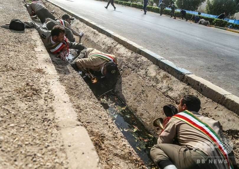 軍事パレード襲撃、混乱の現場 「背後に親米の中東諸国政権」とイラン当局者ら