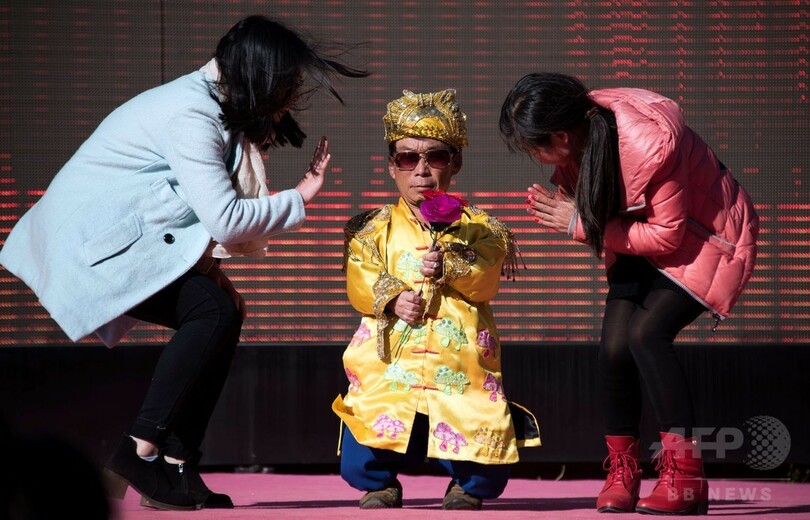 低身長の人々が熱演、中国「小矮人帝国」