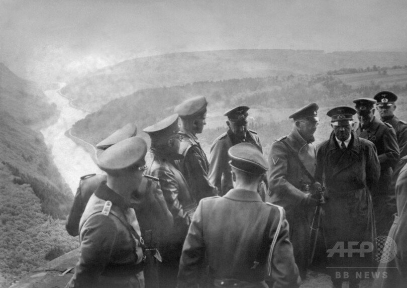 欅坂46、「ナチス風」ハロウィーン衣装でネット炎上