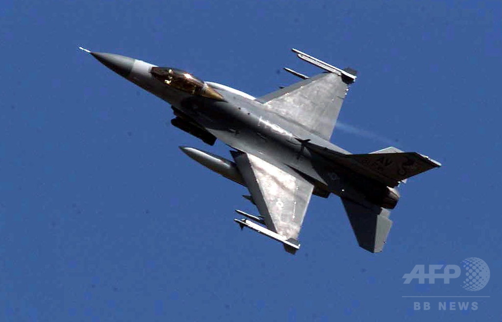 米アリゾナ州でF16戦闘機墜落、台湾人パイロット死亡 米アリゾナ州でF16戦闘機墜落、台湾人パイロット死亡