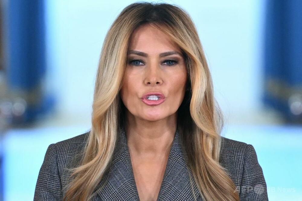 メラニア米大統領夫人、エプスタイン元被告との関係を否定