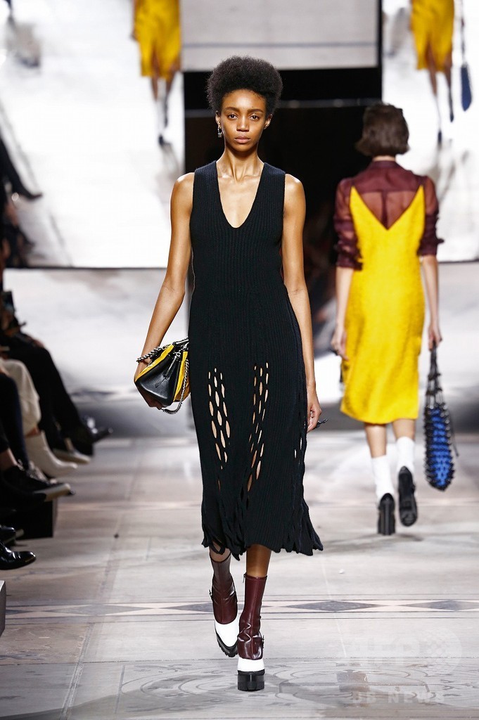 「マルベリー」秋冬キャンペーン&ポップアップ開催