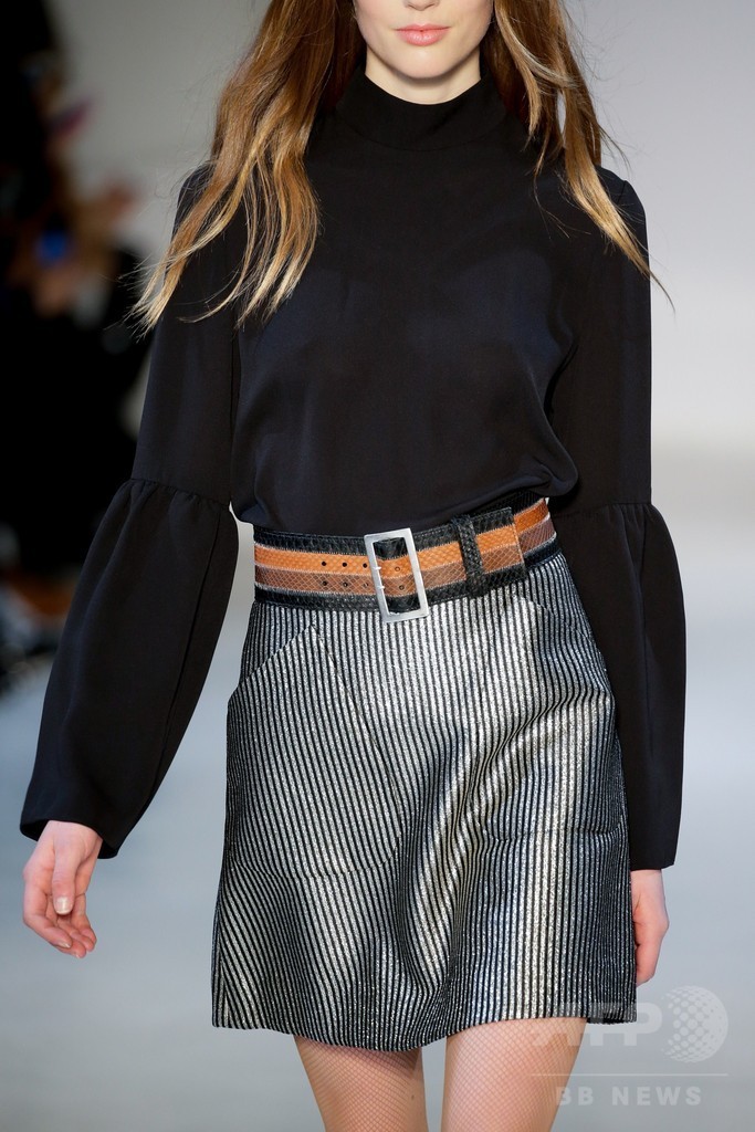 セクシー＆ロックなパーティスタイル、「ジル・スチュアート」15/16年秋冬