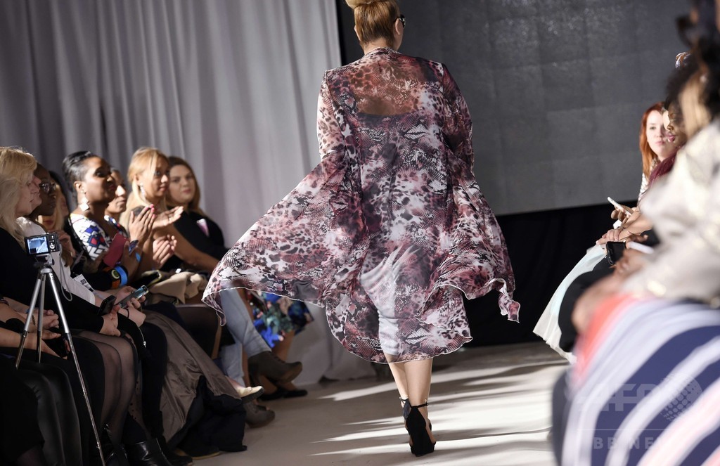 プラスサイズのファッションショー「パルプ ファッション・ウィーク」パリで開催