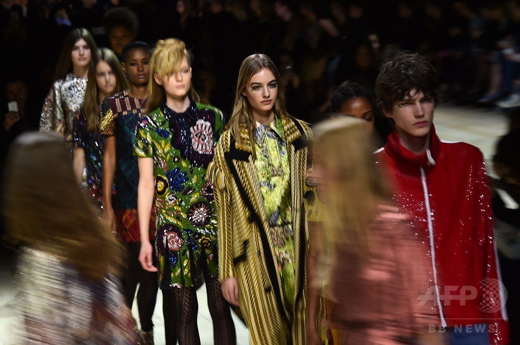 「バーバリー プローサム」16/17年秋冬コレクション