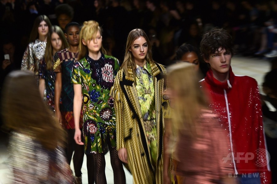 「バーバリー プローサム」16/17年秋冬コレクション