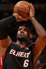 12-13NBA、マイアミ・ヒート（Miami Heat）対オーランド・マジック（Orlando Magic）。フリースローに臨むマイアミ・ヒート（Miami Heat）のレブロン・ジェームズ（LeBron James、2013年3月6日撮影）。(c)AFP/Getty Images/NBAE/Issac Baldizon