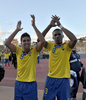 2014年サッカーW杯ブラジル大会（2014 World Cup）の南米予選は10日、各地で第6節の試合が行われ、エクアドルは1-0でコロンビアに勝利した。

勝利に歓喜するエクアドルのクリスティアン・ノボア（Cristian Noboa、左）とフリクソン・エラソ（Fricson Erazo、2012年6月10日撮影）。(c)AFP/RODRIGO BUENDIA