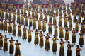中国・河南（%%Henan%%）省で始まった第9回鄭州国際少林武術フェスティバル（Zhengzhou International Shaolin Wushu Festival）開会式で演武する少林寺塔溝武術学校（Shaolin Tagou Wushu School）の生徒たち（2012年10月21日撮影）。(c)AFP