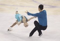 14-15フィギュアスケートグランプリ（GP）シリーズ第3戦、中国杯（ISU Grand Prix of Figure Skating Cup of China 2014）、ペア・フリースケーティング（FS）。演技に臨む于小雨（Yu Xiaoyu）/金揚（Jin Yang）組（2014年11月8日撮影）。(c)AFP