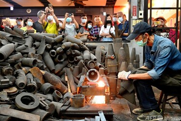 台湾金門島砲弾包丁 金門島のお土産。貢糖はかさばるけどたくさん買った。砲弾包丁も