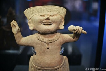 歌ってるの？ 古代メキシコの「笑う顔」人形 写真15枚 国際ニュース