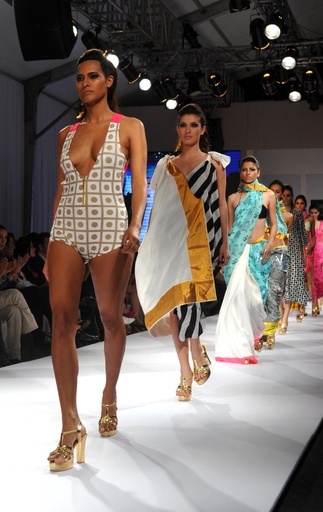 ＜インド・リゾートウェア・ファッションウィーク＞Masabaら
