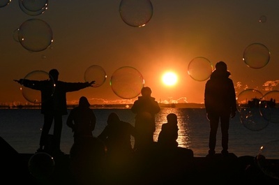 都内各地で初日の出 新年の幕開け祝う