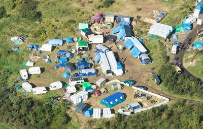 拡大する移民キャンプ「ニュージャングル」、仏カレー