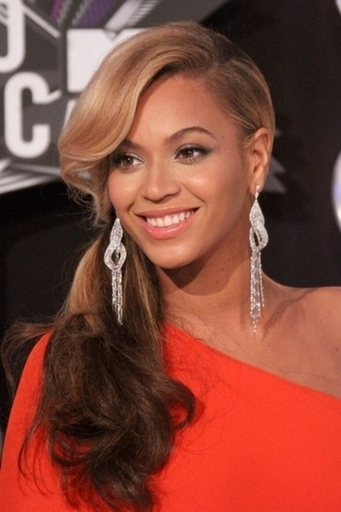 ビヨンセが新ウェブサイトをローンチ、プライベート写真公開