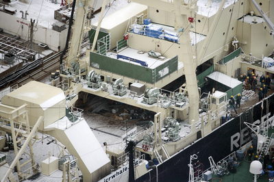南極海で火災の捕鯨船、航行再開 - ニュージーランド