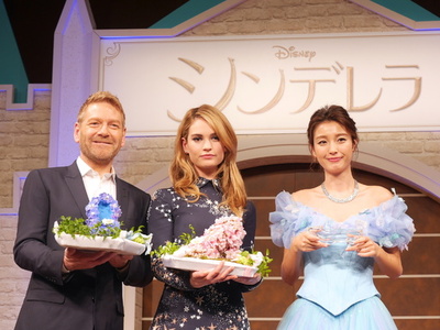 映画『シンデレラ』来日記者会見にリリー・ジェームズ登場
