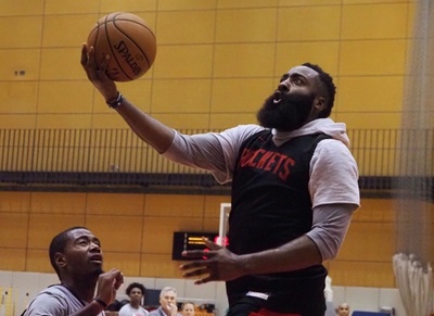 「香港と共に」 NBAロケッツのGMに中国猛反発、選手が謝罪