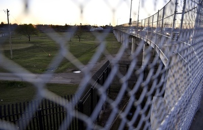 手術直後に拘束された不法移民のメキシコ人少女、解放される