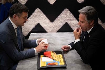ブリンケン米国務長官、キーウのマクドナルド訪問