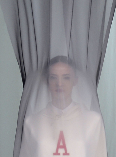 ＜13/14年秋冬マドリード・コレクション＞ダビッド・デルフィン、新作を発表