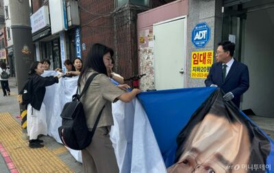 「全量廃棄」の選挙ゴミに挑む若者たち…韓国・地方選の廃横断幕を“干潟のゴミ袋”へ変えるアップサイクル最前線
