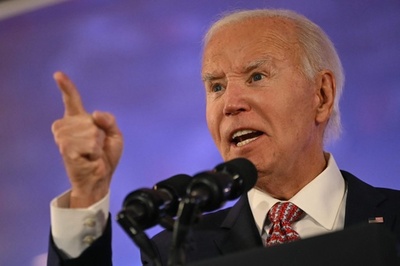 ハリス氏は「独自路線切り開く」 バイデン氏が擁護