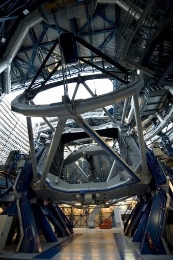 銀河系外に最古の星団を発見、欧州南天文台