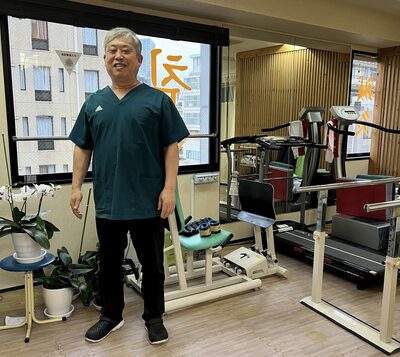 [KWレポート] 日韓ビジネス仕事人(3) スターの再起に向き合ったK-鍼灸師