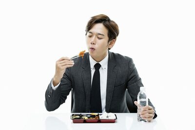 韓国・昼休み1時間を使い切る新入社員…「暗黙のルール」巡り職場で対立