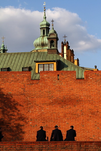 91歳女性が遺体安置所で「復活」、ポーランド