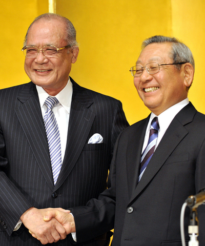 新日本石油と新日鉱HDが経営統合、09年に持ち株会社新設