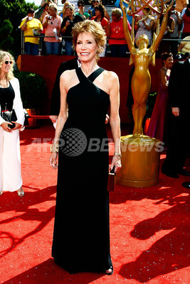 第60回プライムタイム・エミー賞授賞式、華やかに開幕 写真44枚 ファッション ニュースならMODE PRESS powered by