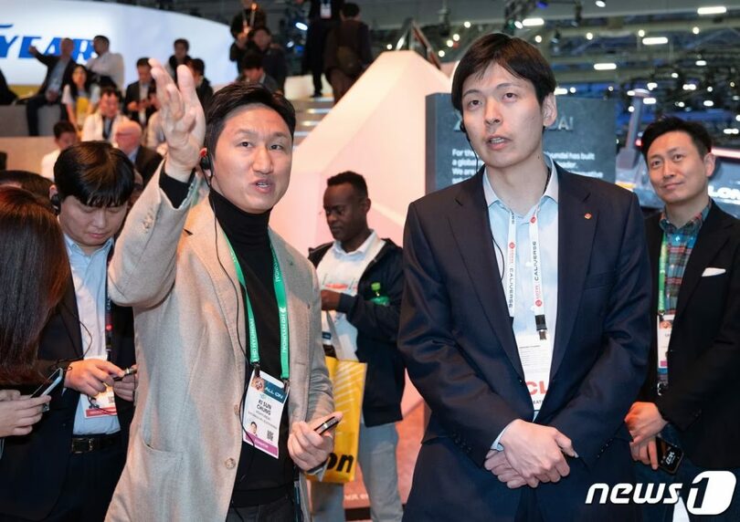 HD現代のチョン・ギソン副会長とロッテグループのシン・ユヨル未来成長室長(c)news1