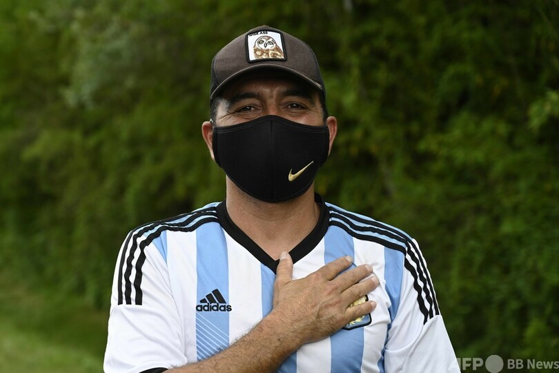 マラドーナ氏に追悼相次ぐ ペレ氏「天上で一緒にサッカーを」