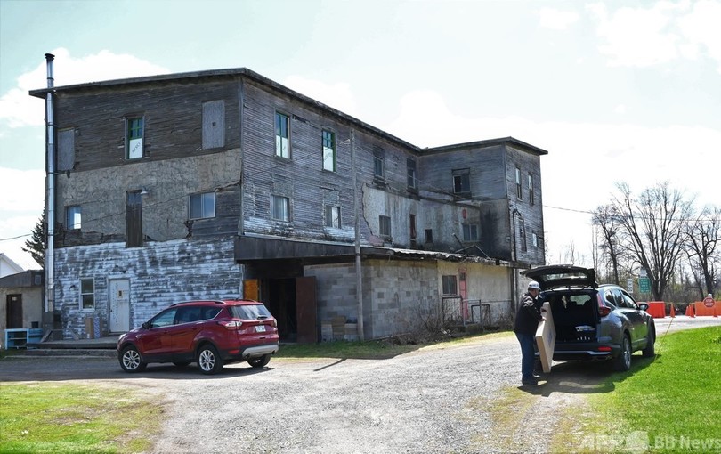 米カナダ国境またぐ家で小包手渡し コロナ禍で大忙し